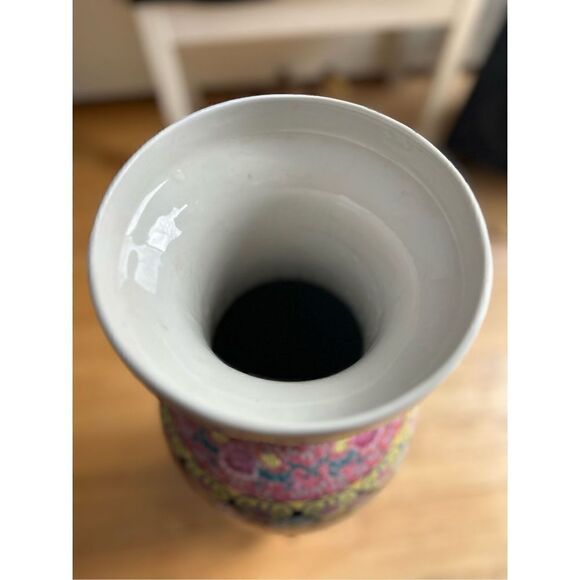 Vintage 24" Chinese Oriental White Porcelain Horses Field Graphic Scenery Vase - Picture 7 of 16